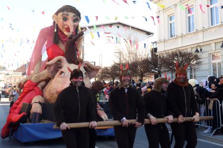 PUSTNI KARNEVAL PUSTOLETJE 92 FOTO LJUBO VUKELIČ